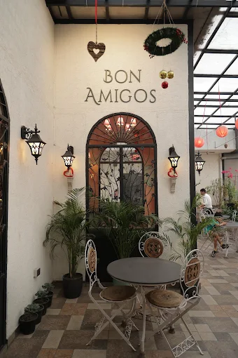 Bon Amigos Cafe & Kitchen – Noida, Sector 104
