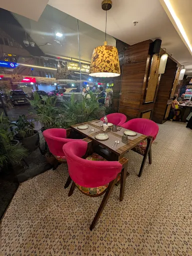 The Patiala Kkitchen – best restaurant in noida